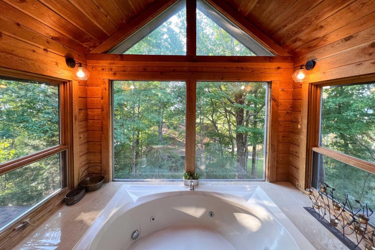 Upscale Gatlinburg Cabin Deck, Fire Pit And Hot Tub Екстериор снимка