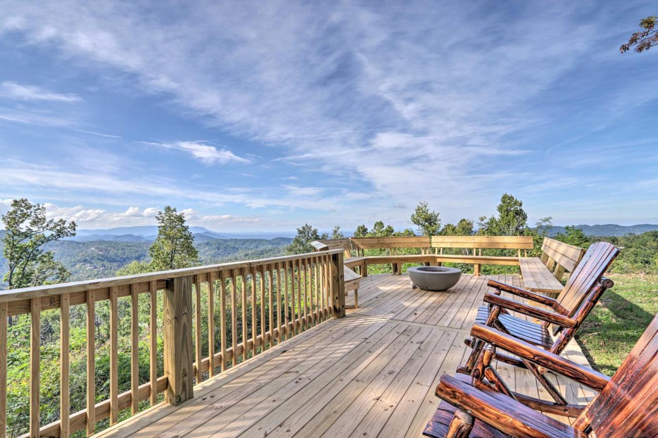 Upscale Gatlinburg Cabin Deck, Fire Pit And Hot Tub Екстериор снимка
