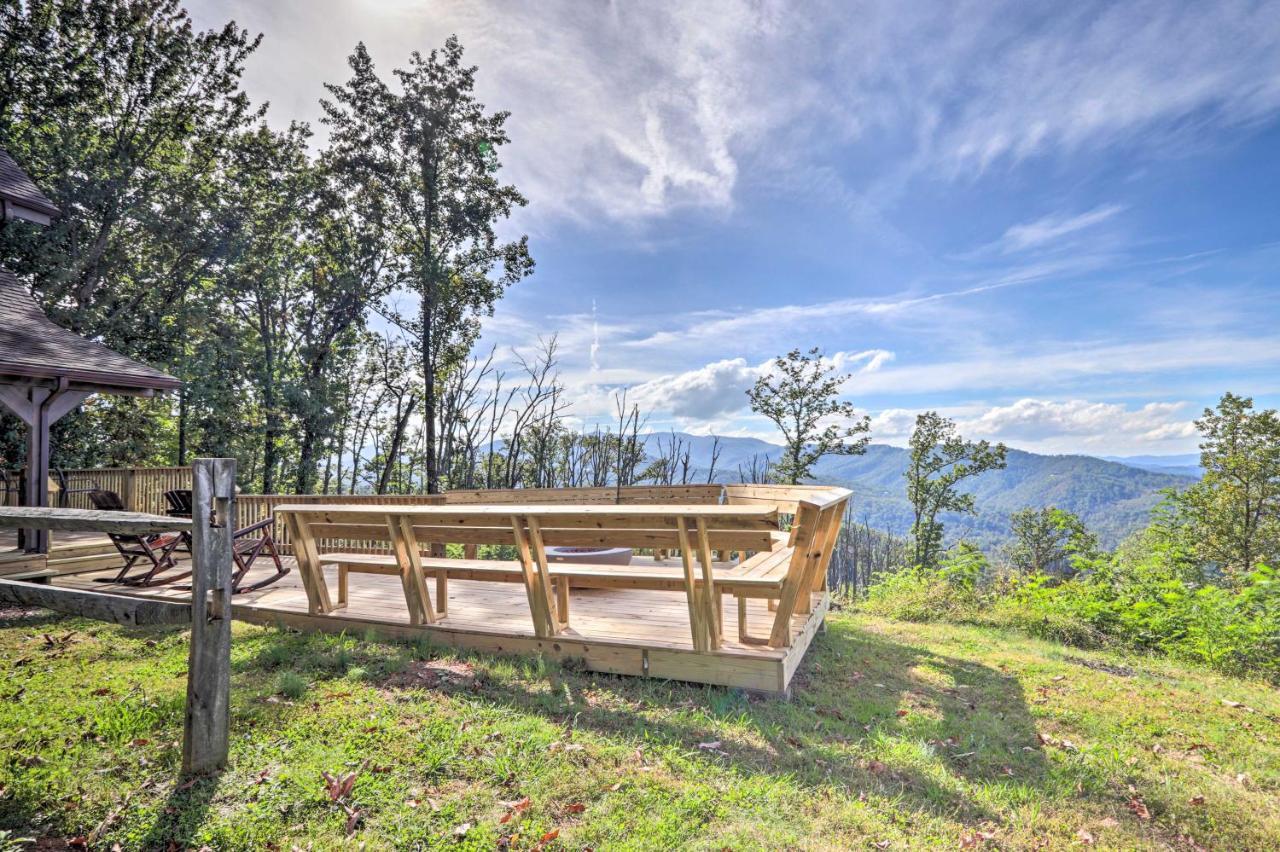 Upscale Gatlinburg Cabin Deck, Fire Pit And Hot Tub Екстериор снимка