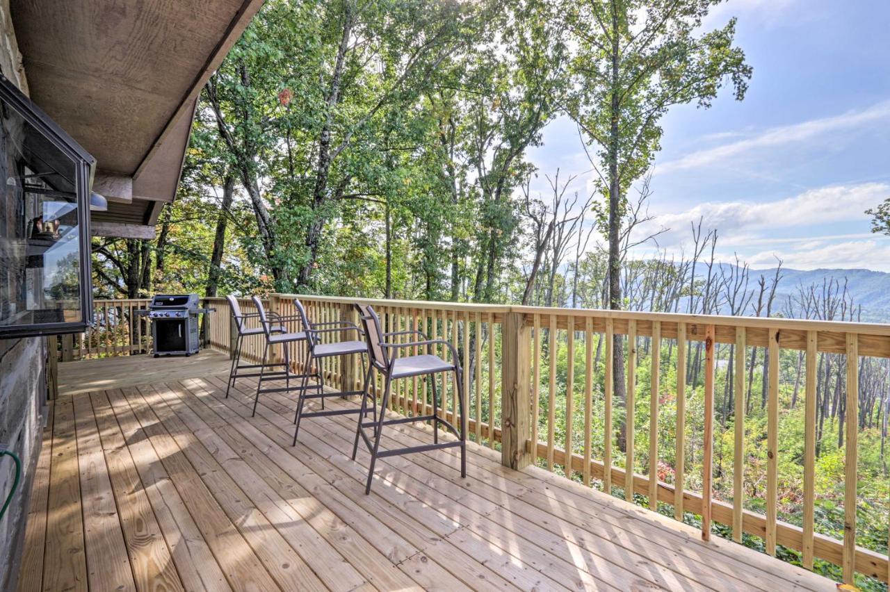 Upscale Gatlinburg Cabin Deck, Fire Pit And Hot Tub Екстериор снимка
